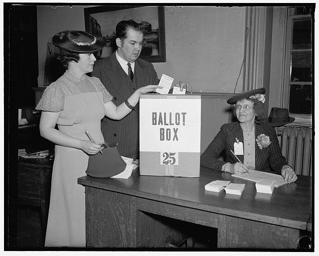 Washington, DC, residents cast their votes in 1938. Library of Congress